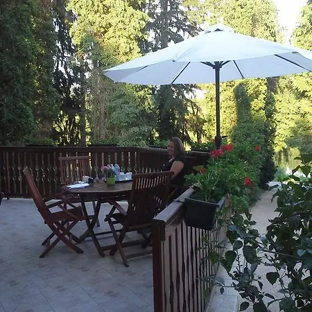 ágneslaki ökoturisztikai Centrum és Vadászház Couette-café *